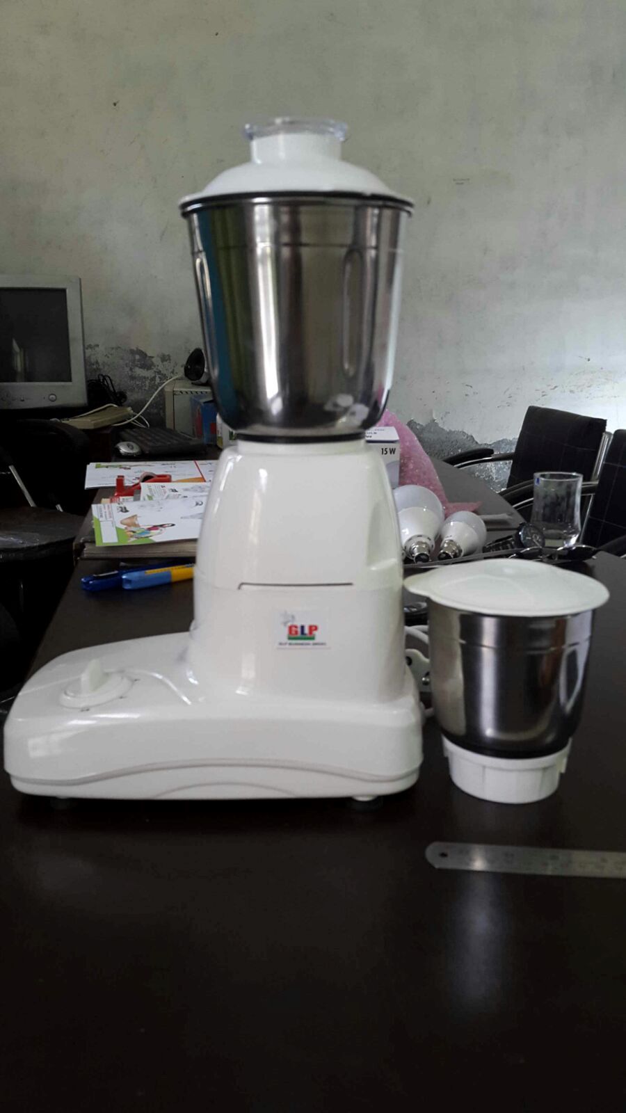 GLP COSMO  MIXER GRINDER 600 W   2 SS JARS  (FREE SHIPPING IN INDIA)  MODEL NO. G-COMG-2J-43   GET COUPEN WORTH RS.150/- FOR YOUR NEXT PURCHASE